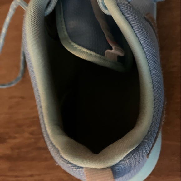 Used 2015 Nike Roshe Run Baby Blue Athletic Sneakers Sz US 7Y , ID = 599729-405. - Picture 6 of 13